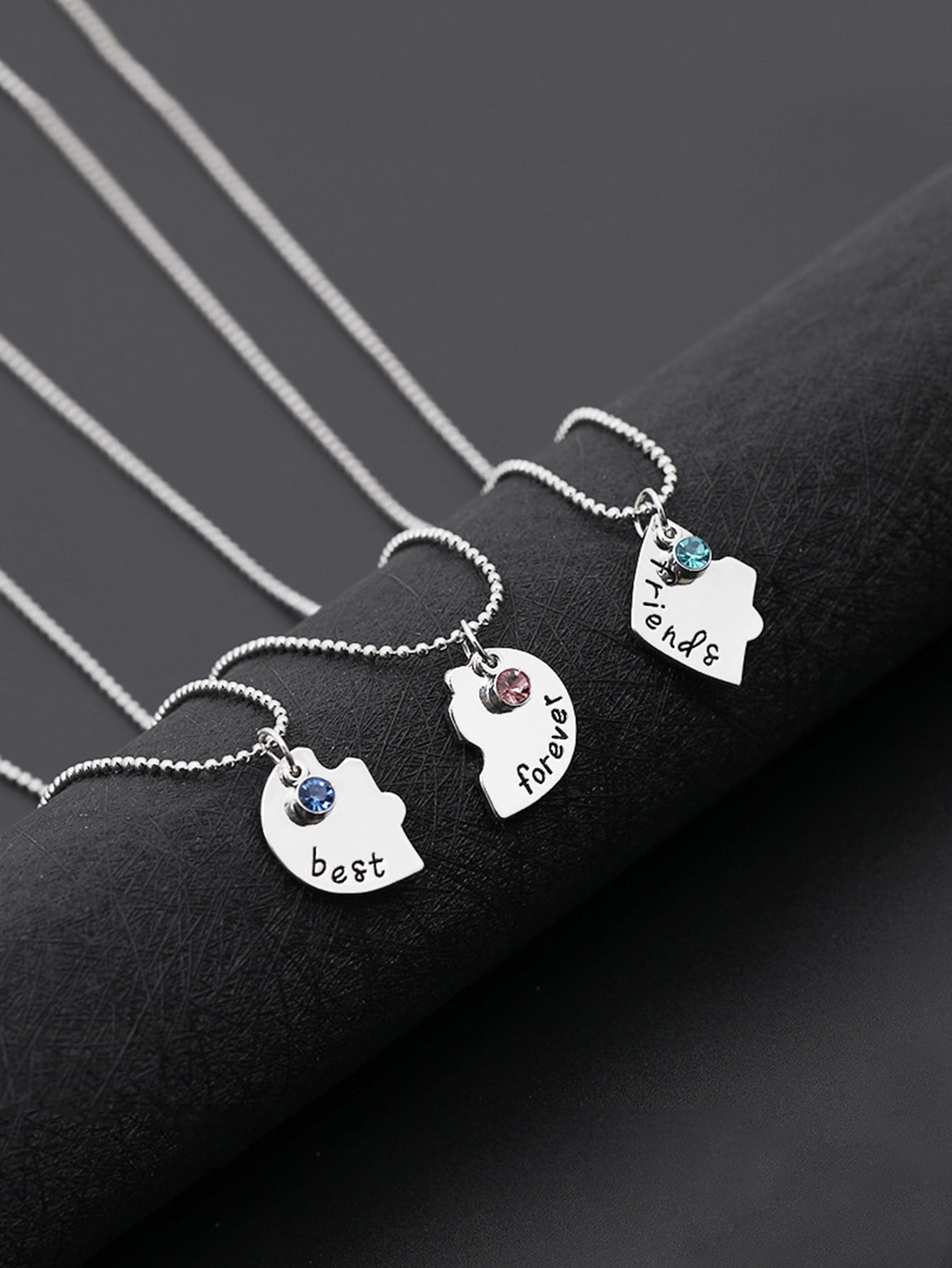 3pcs Gemstone Decor Letter Detail Heart Pendant Necklace